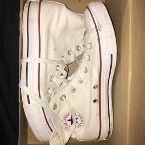 Women’s white high top converse size 8